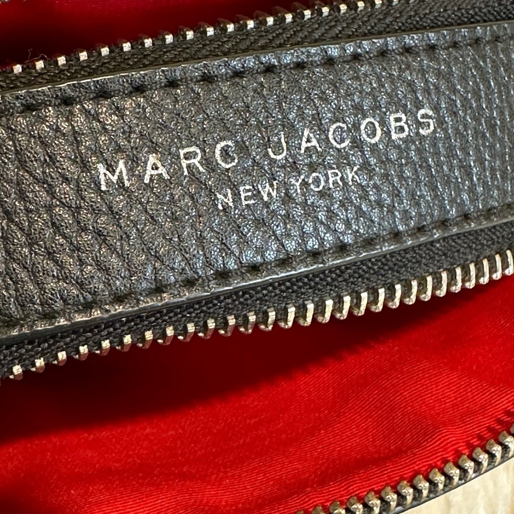 💯Authentic Marc Jacobs Black Crossbody Bag🍀 - Picture 8 of 17